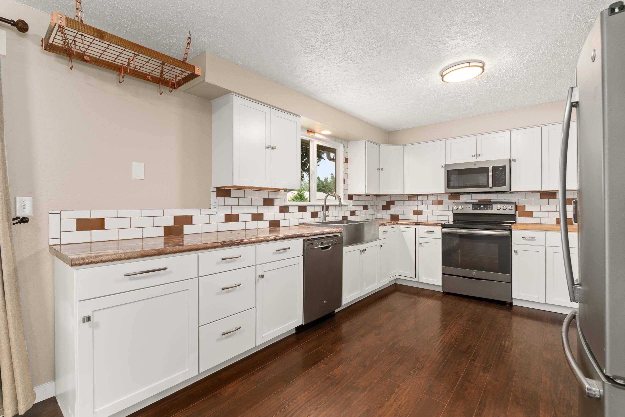 612 E Roundtable Cir, Spokane, WA 99218