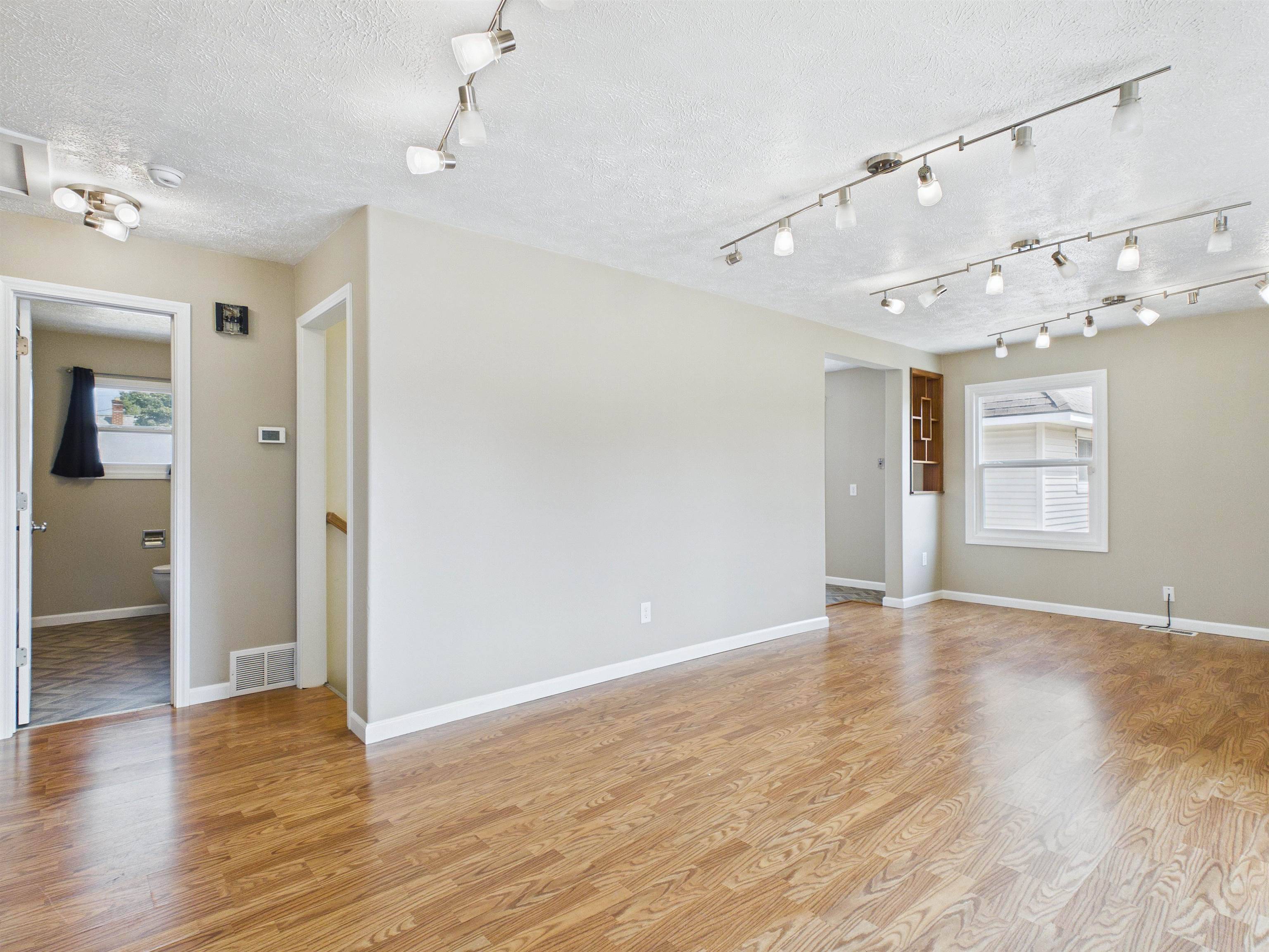 517 E Longfellow Ave, Spokane, WA 99207