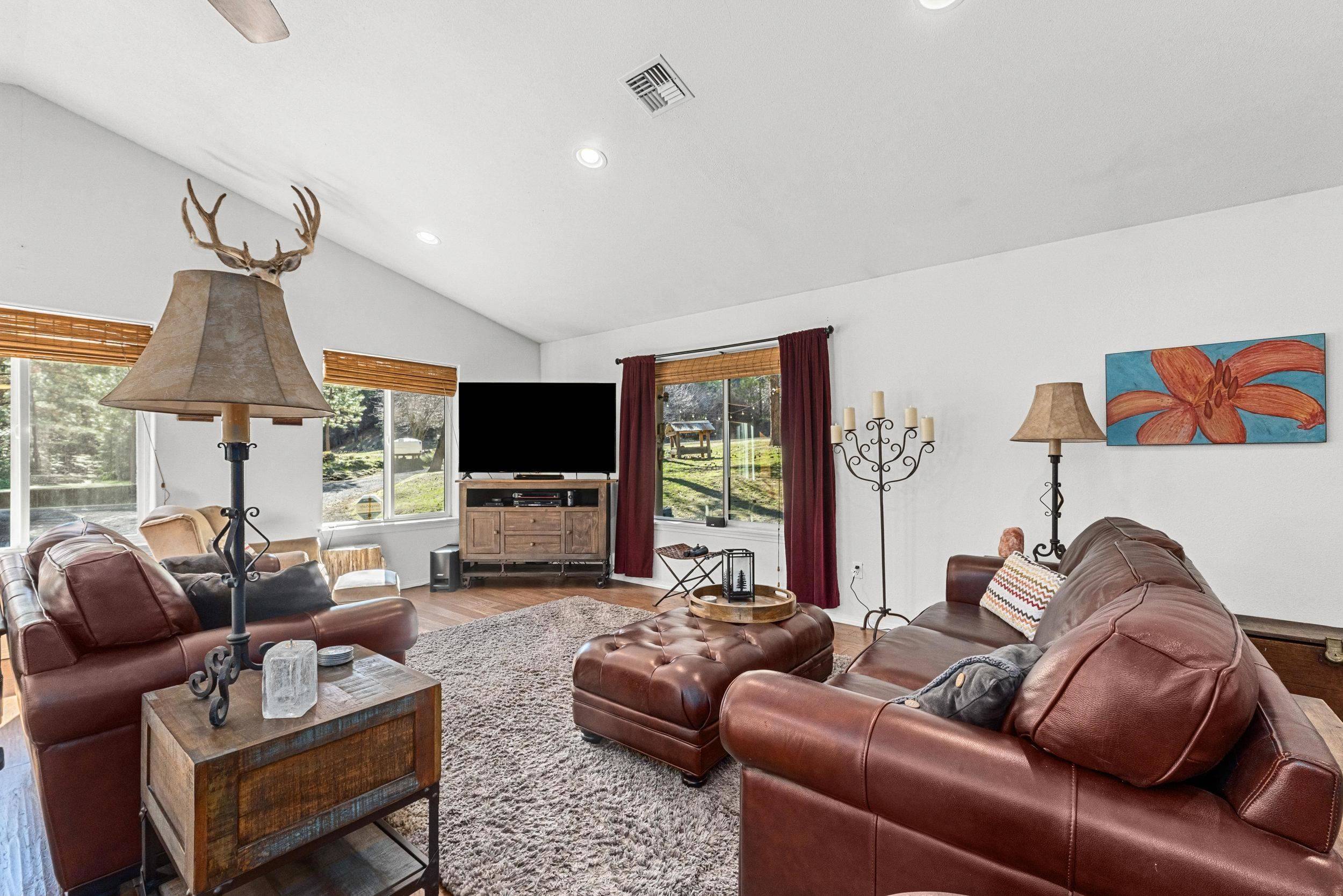 31297 E Dodd Creek Ln, Davenport, WA 99122