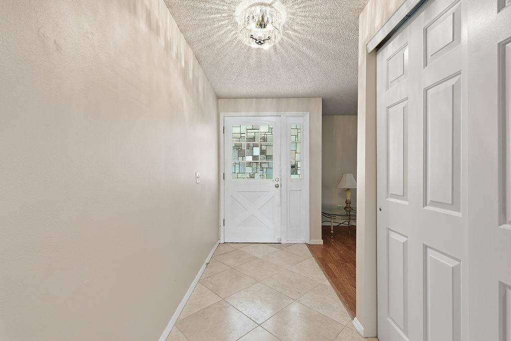 1005 W Bellwood Dr, Spokane, WA 99218