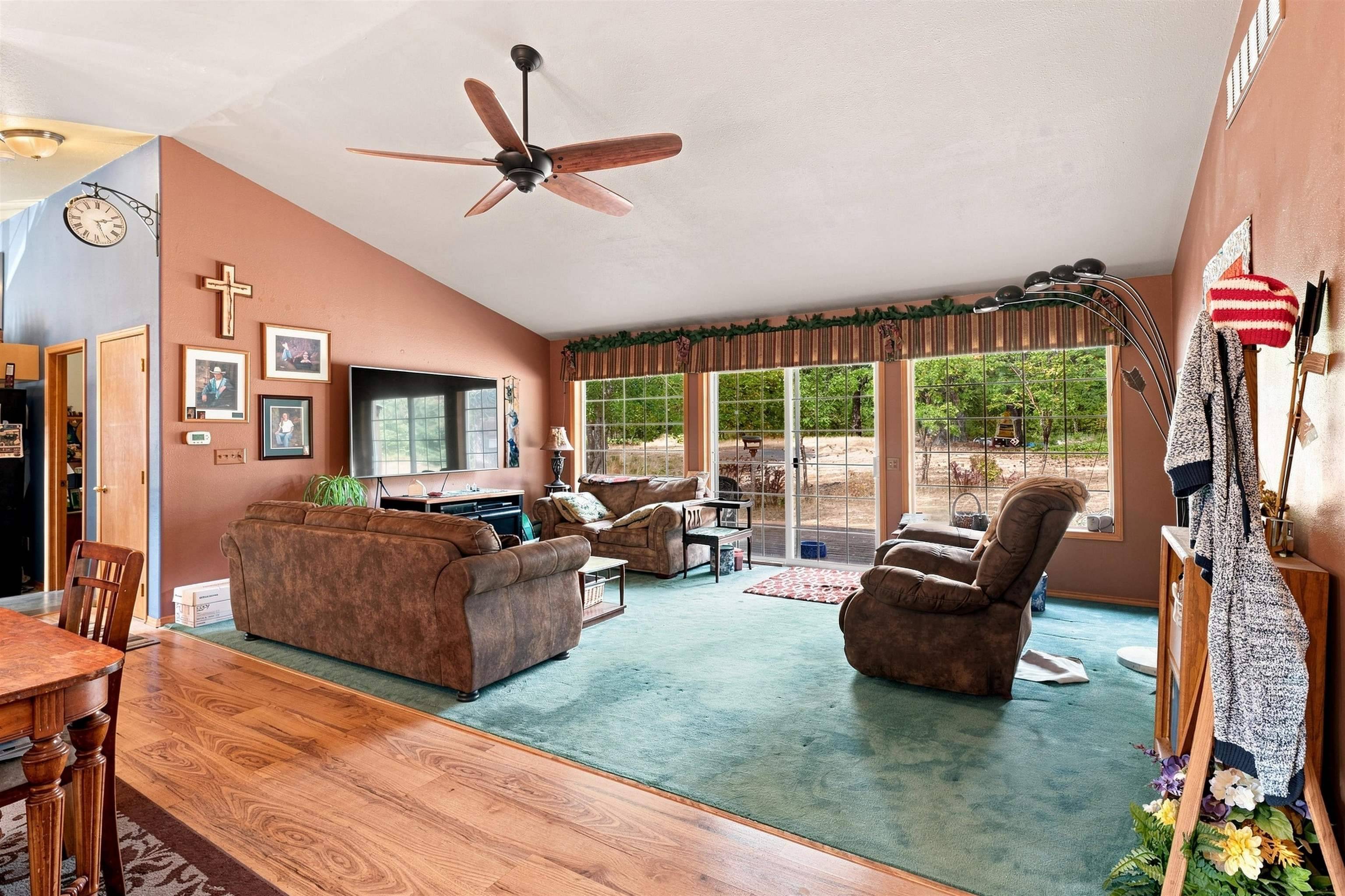 9722 Scotia Rd, Newport, WA 99156
