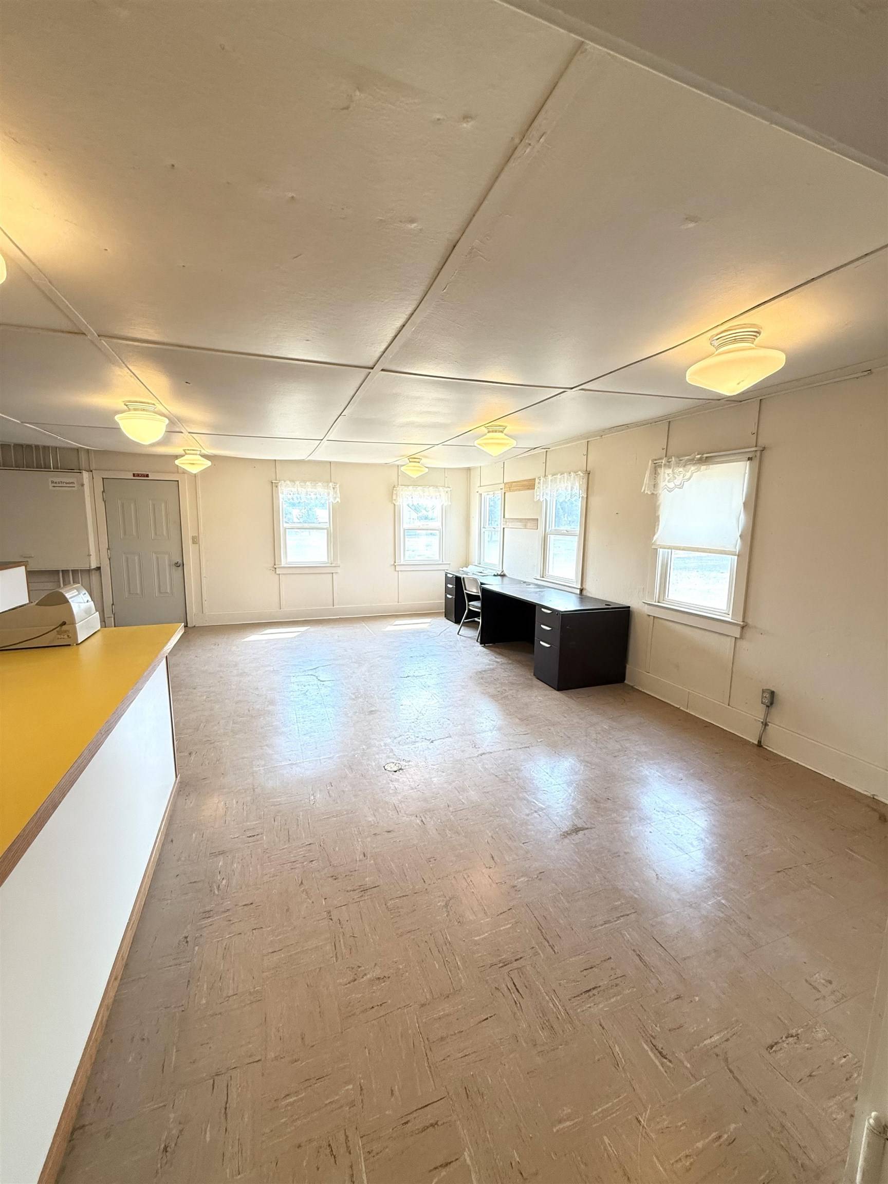 15 S 1st St, Almira, WA 99103