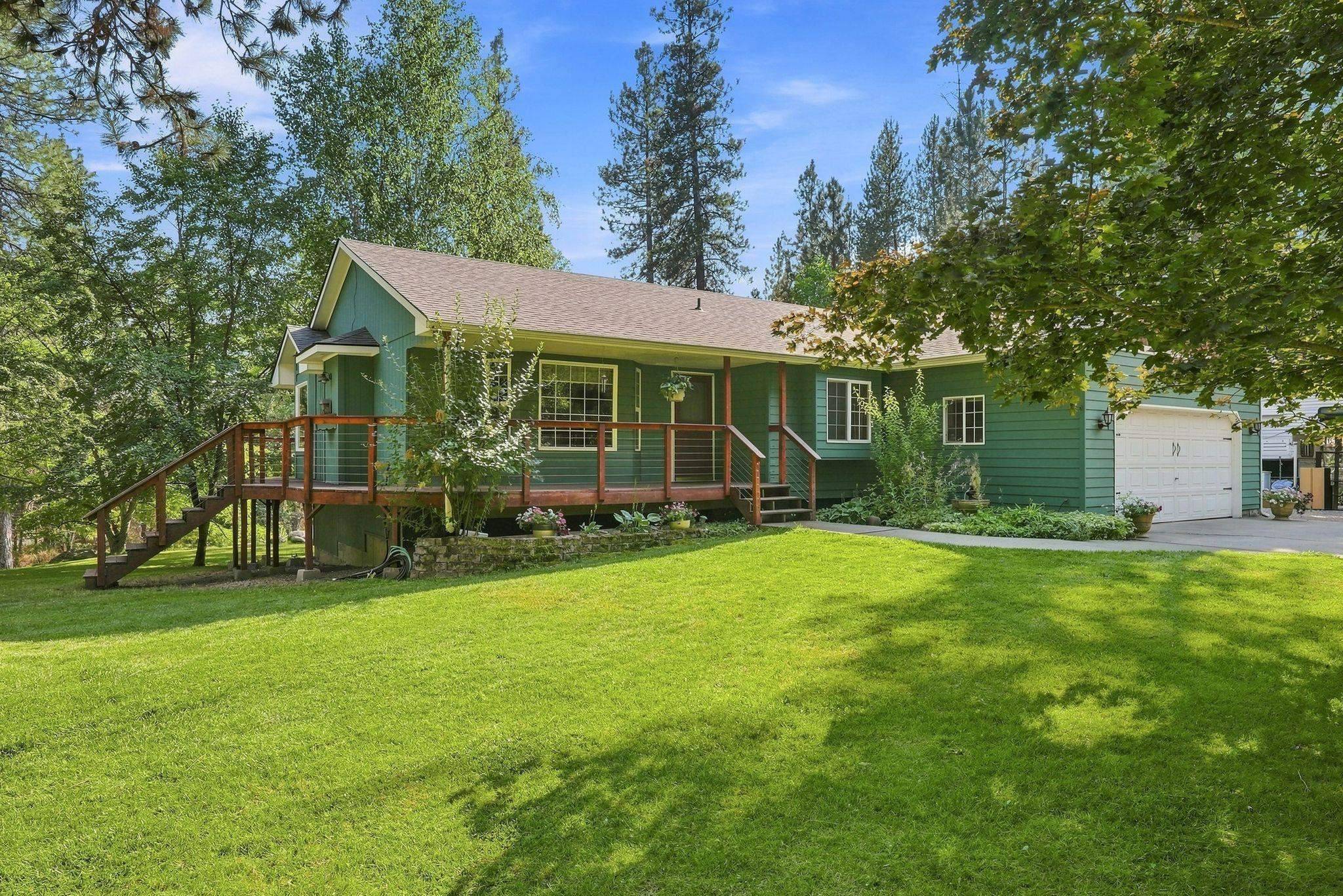 26208 E IDAHO PINES Ln, Newman Lake, WA 99025