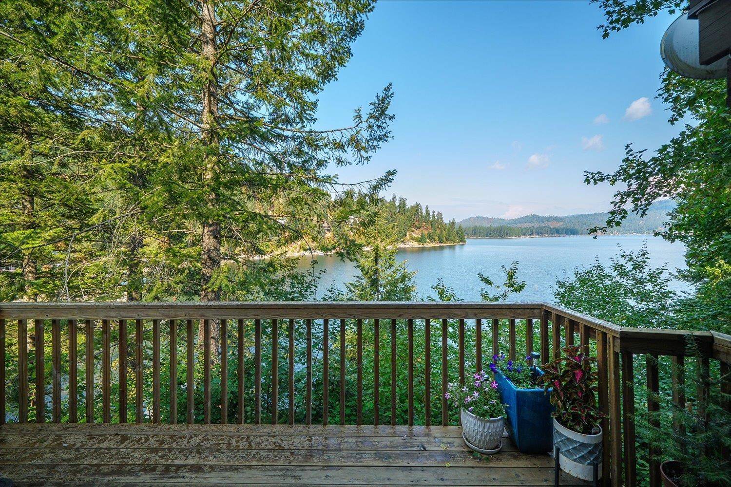 3959 Bayside Way, Loon Lake, WA 99148