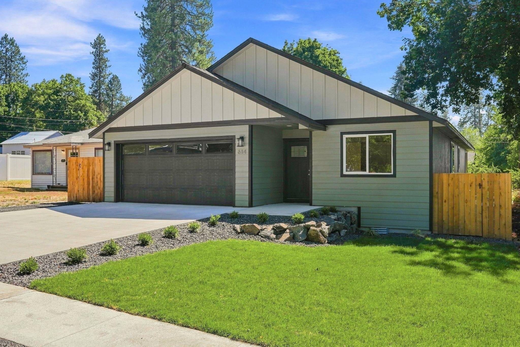 614 E A St, Deer Park, WA 99006