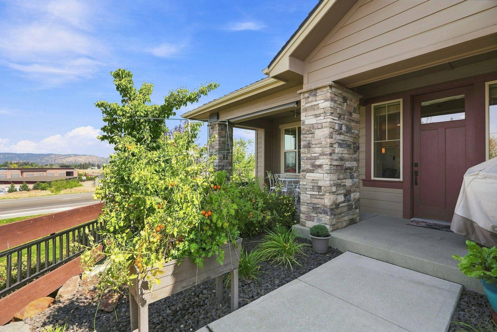 24317 E PINNACLE Ct, Liberty Lake, WA 99019