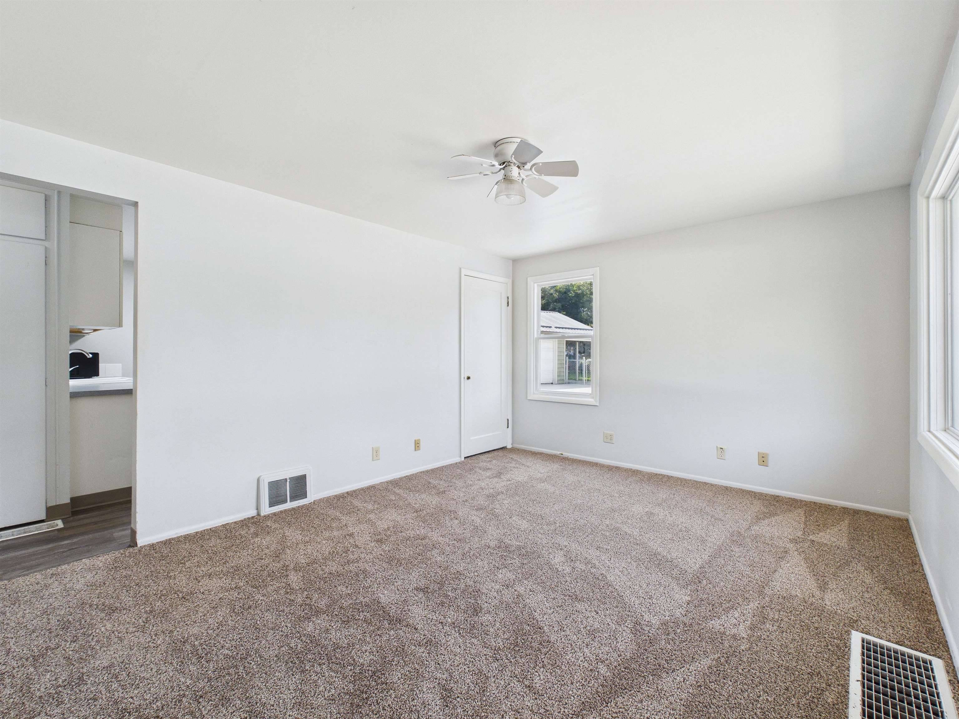 5907 N Braeburn Dr, Spokane, WA 99207