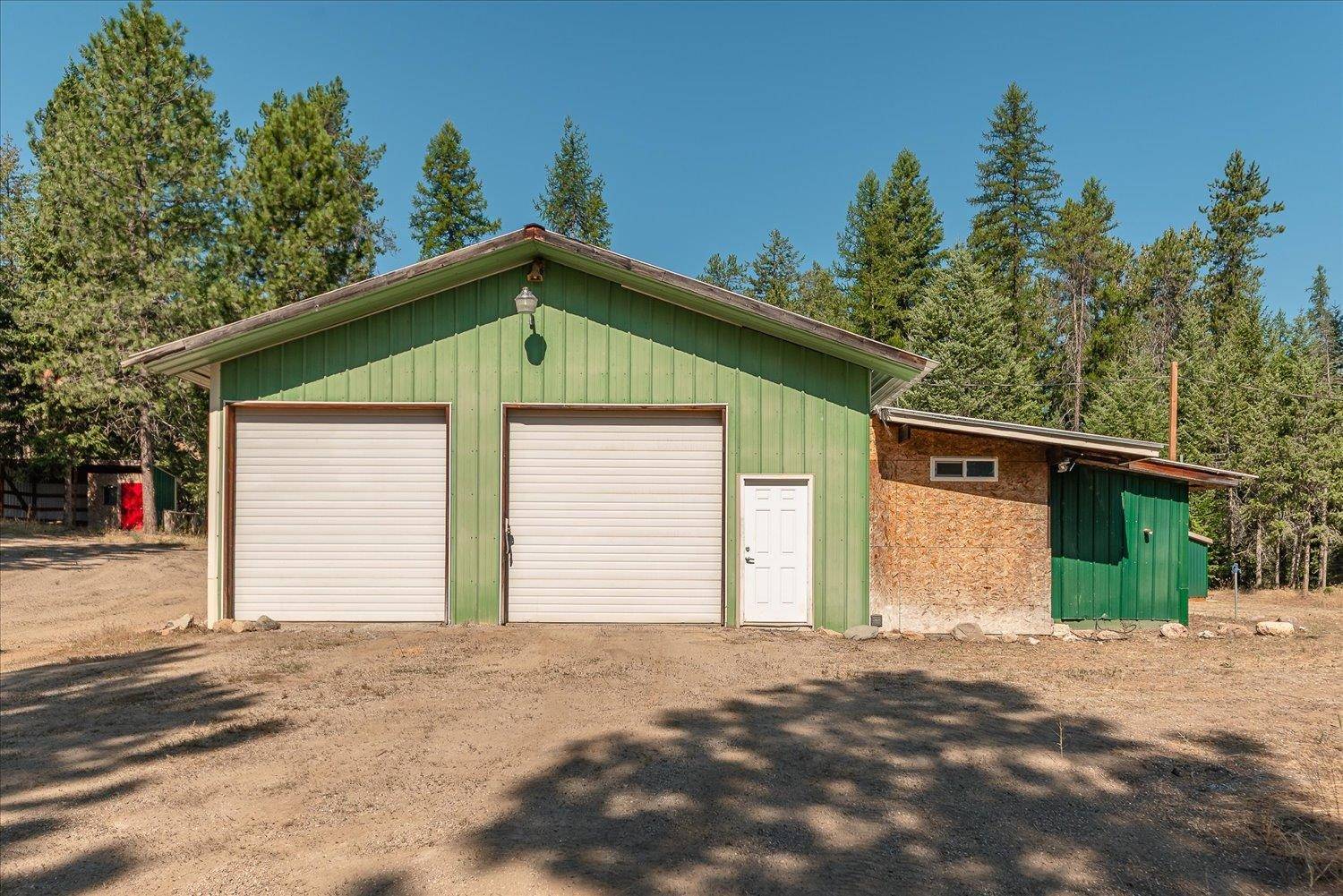 4227 Lyon and Moss Rd, Loon Lake, WA 99148