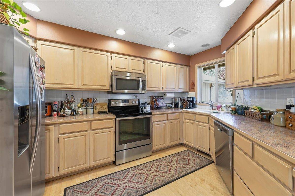 3107 S Winthrop Ln, Spokane, WA 99203