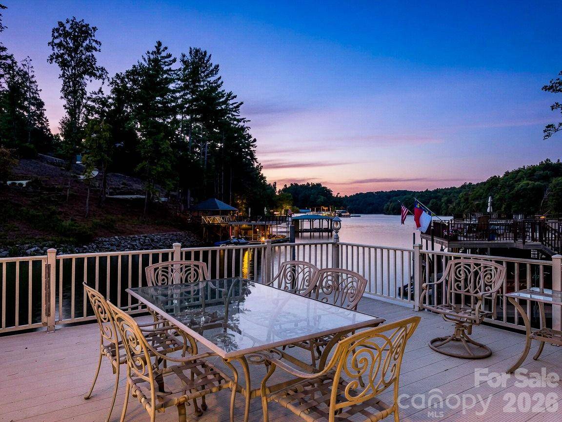 27 Anchor DR, Nebo, NC 28761