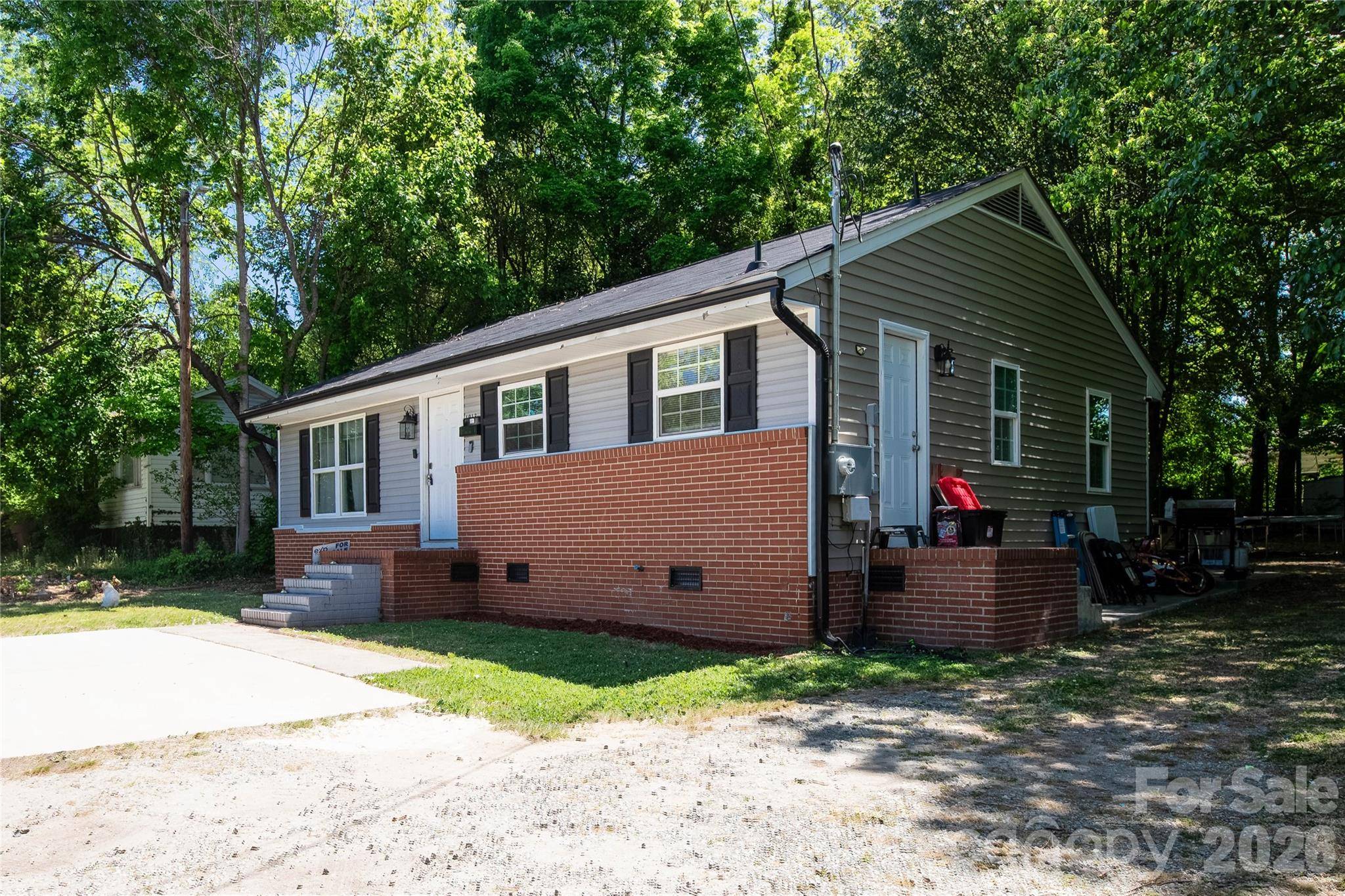 1913 Freeman Mill RD, Greensboro, NC 27406