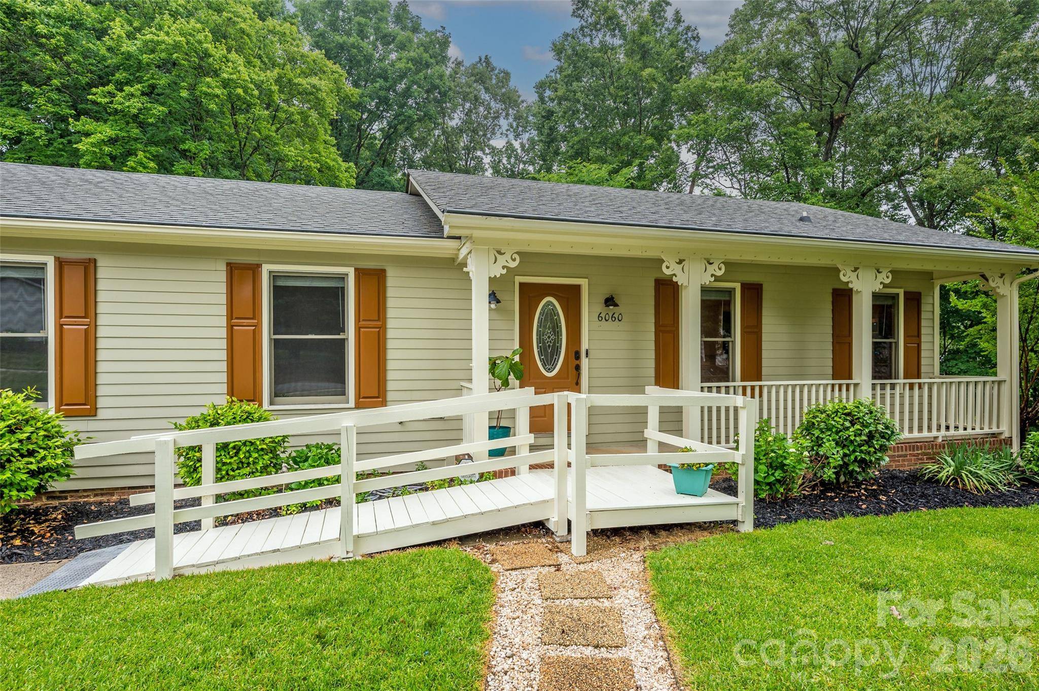 6060 Acadian Woods DR, Charlotte, NC 28227