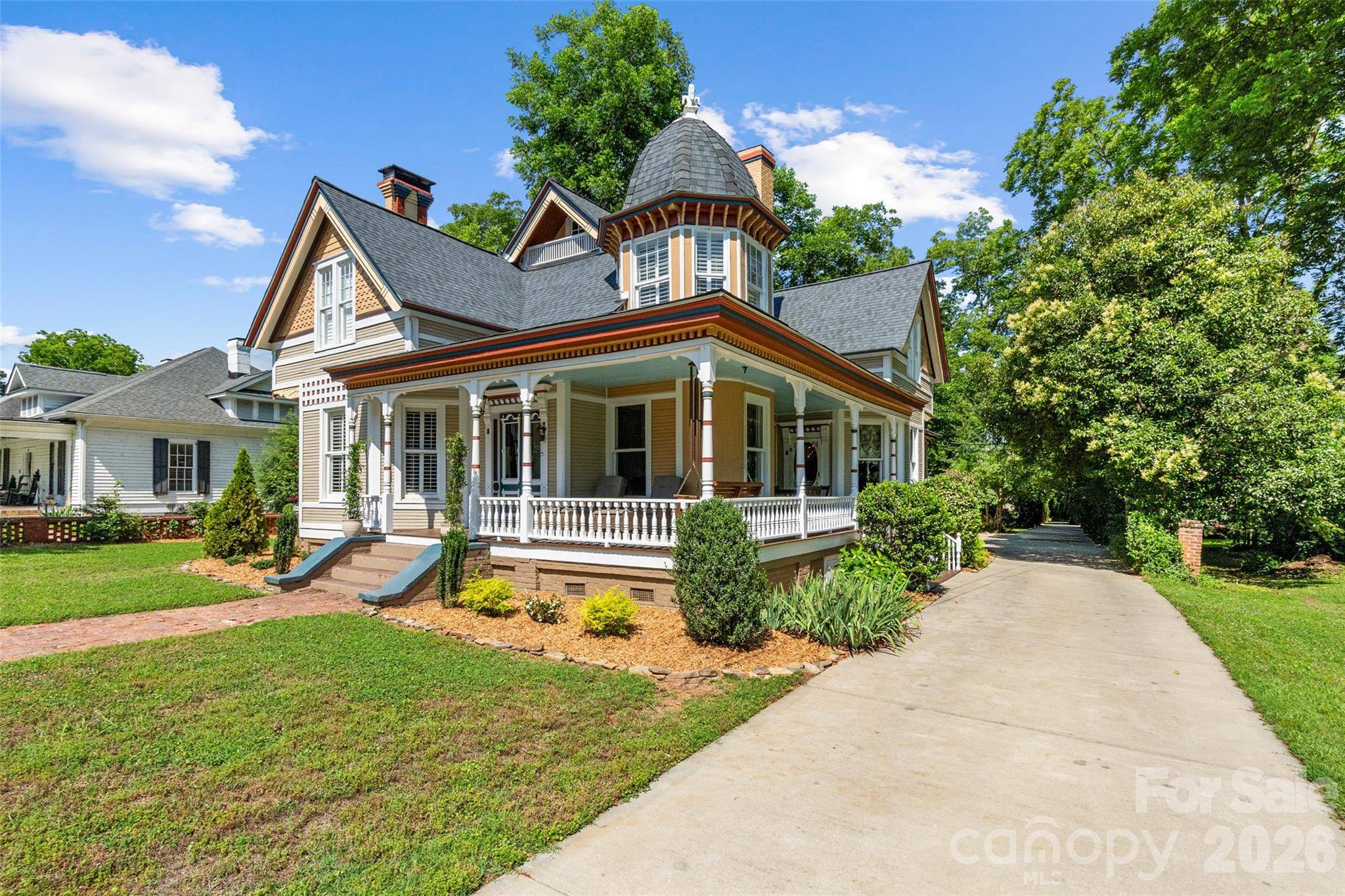 8 College ST, York, SC 29745