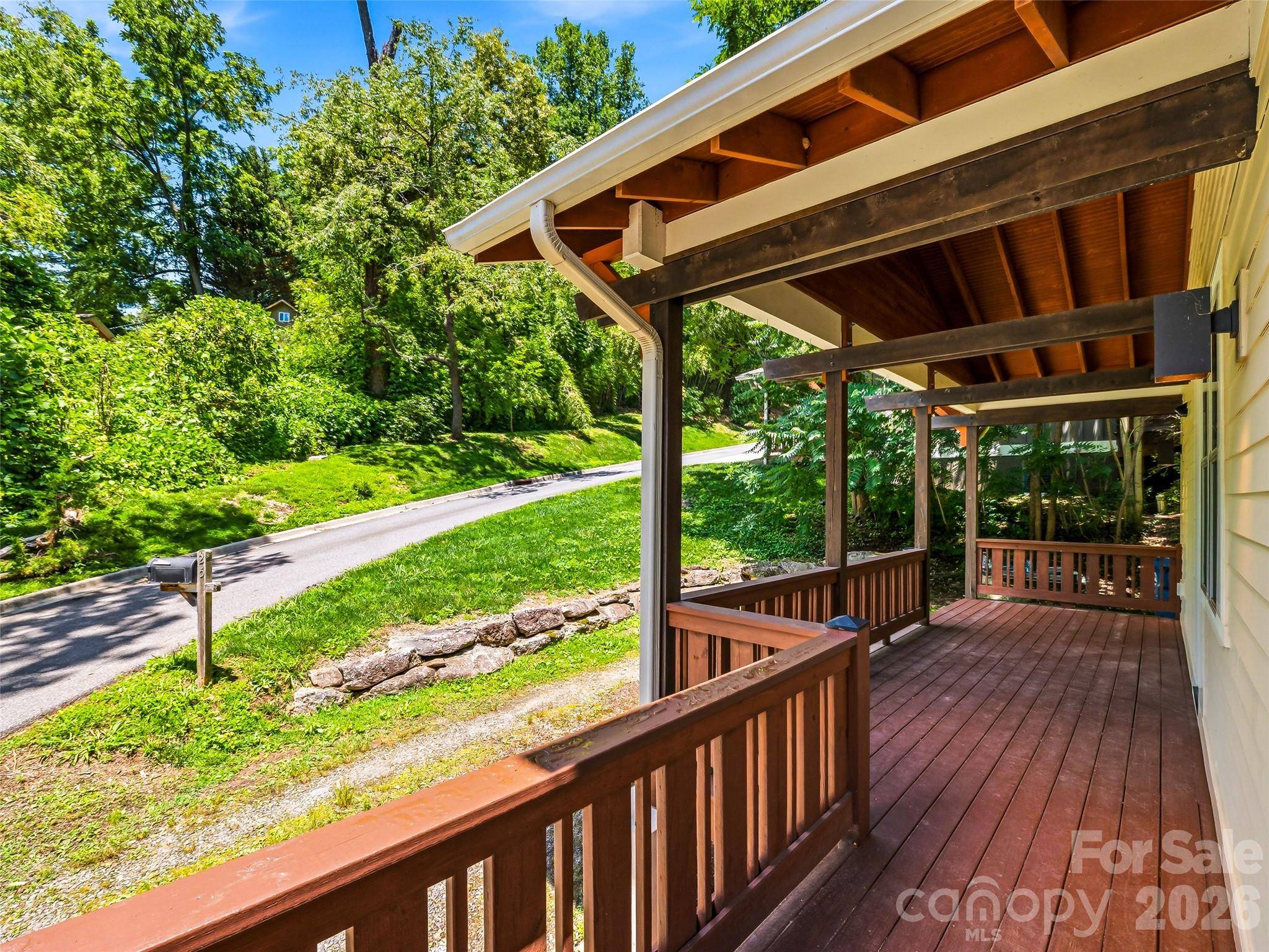 25 Shady Park LN, Asheville, NC 28804