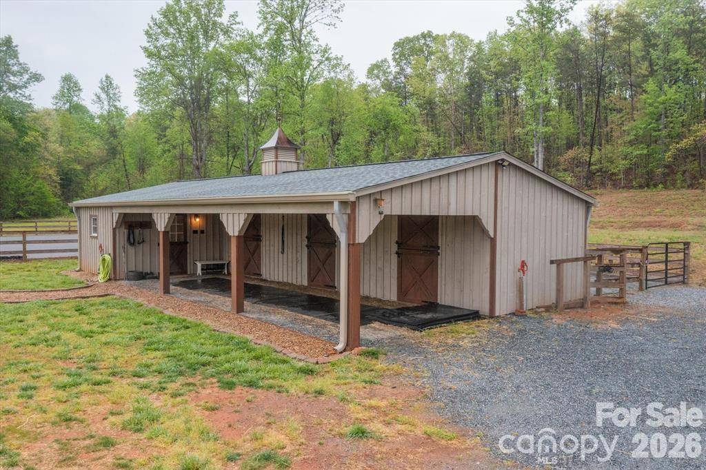 1091 Bill Collins RD, Columbus, NC 28722