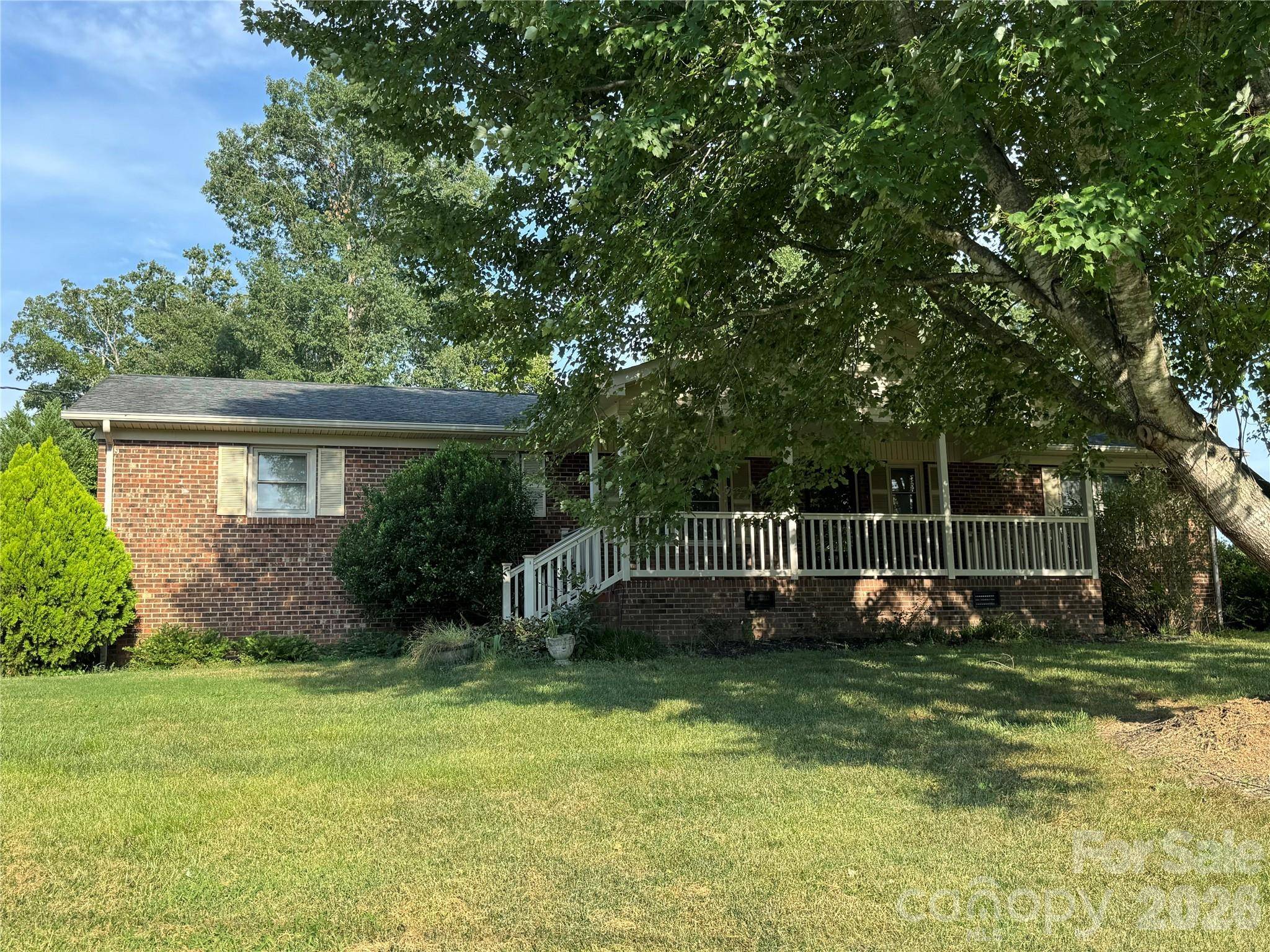 804 Lauras LN, Albemarle, NC 28001