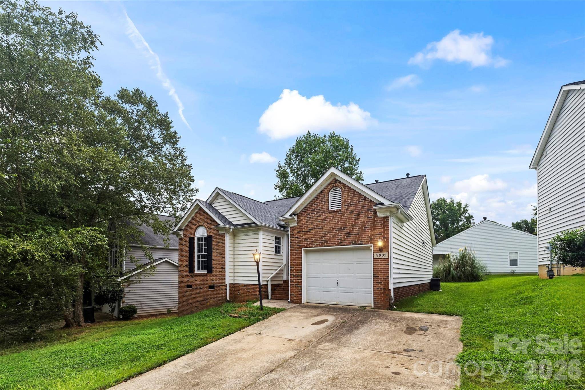9005 Little Hampton PL, Charlotte, NC 28215