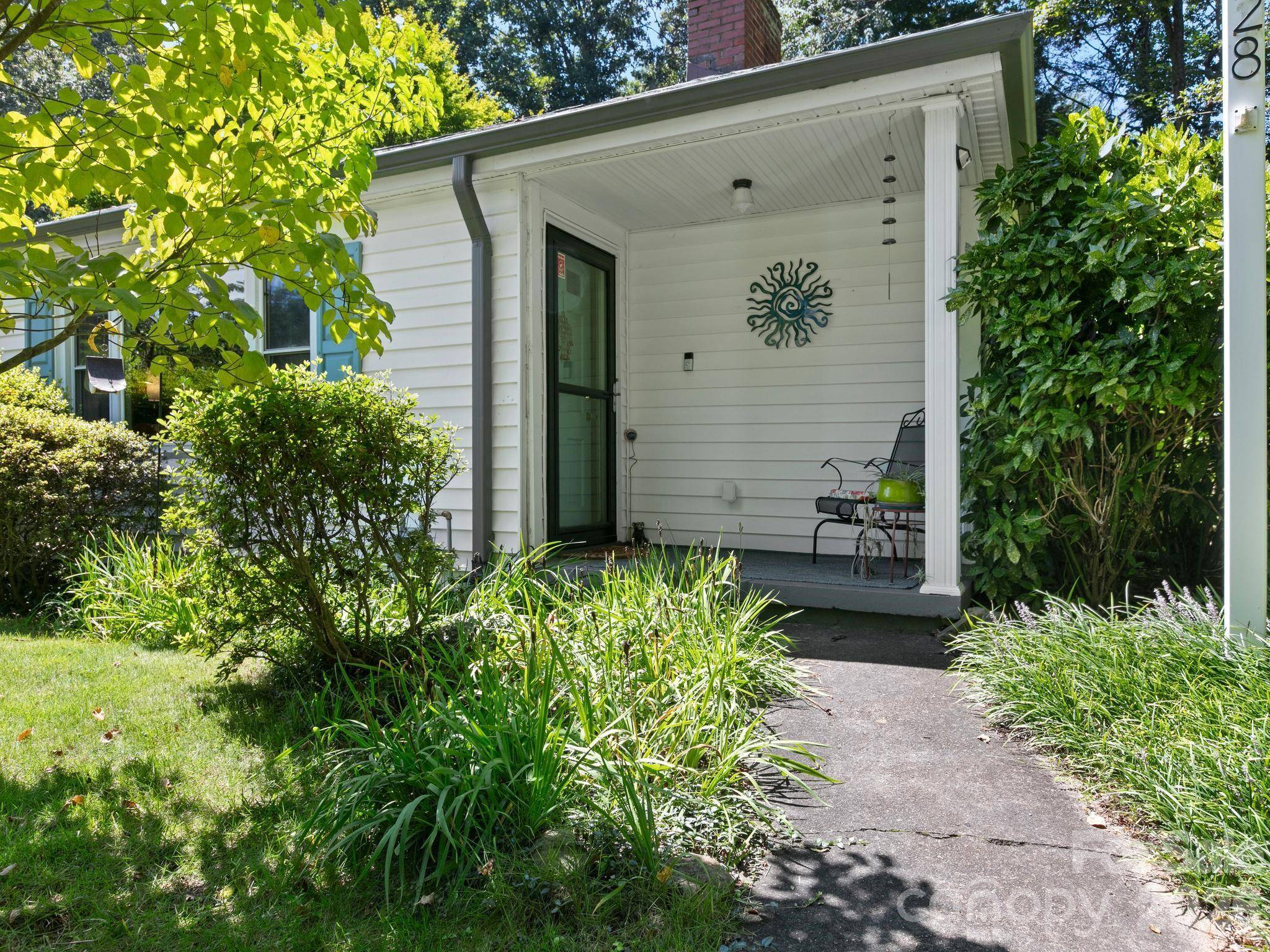 28 Arthur RD, Asheville, NC 28806