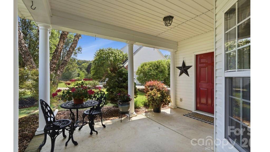 134 Lamplighter LN, Mooresville, NC 28115