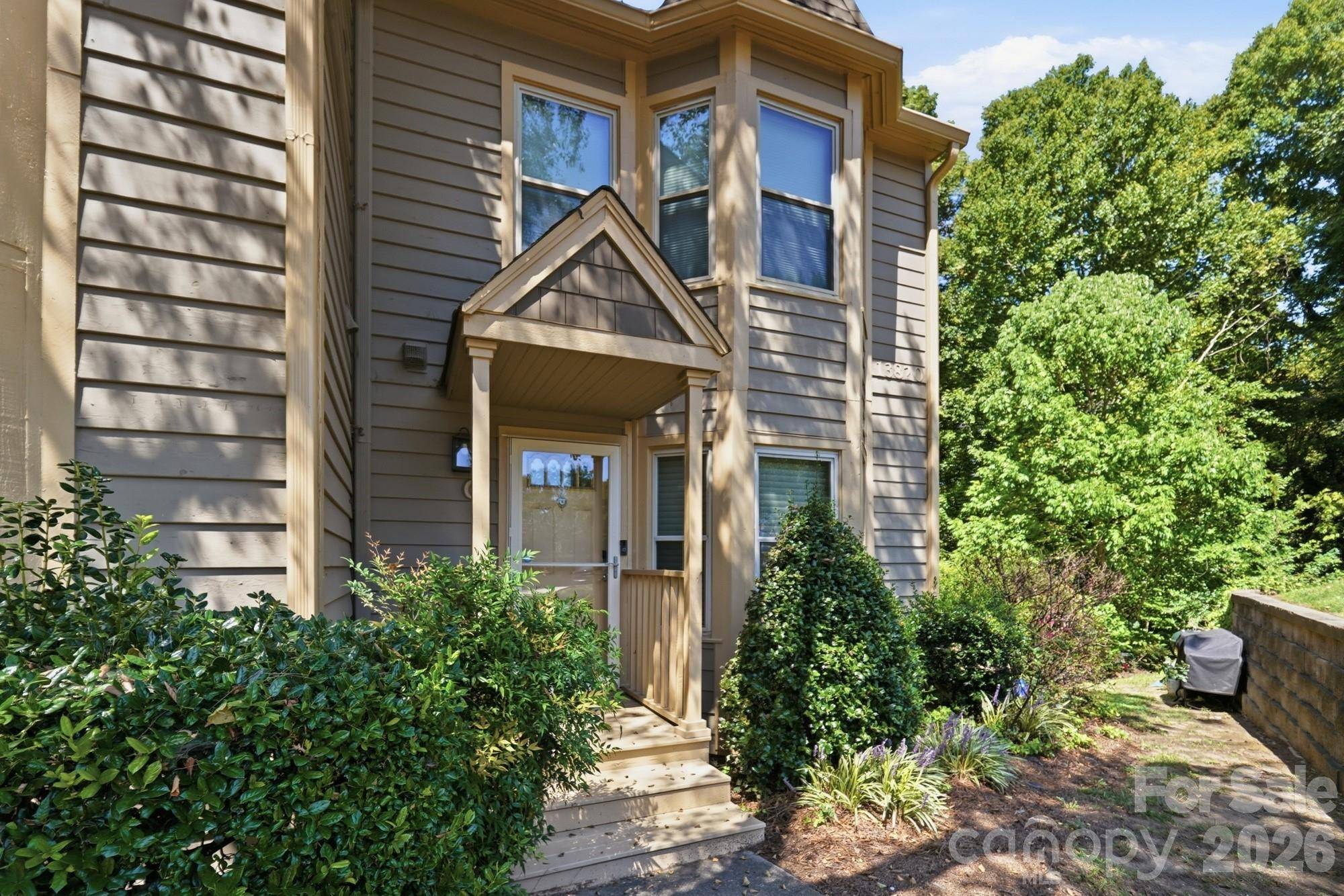 13820 Queens Harbor RD, Charlotte, NC 28278