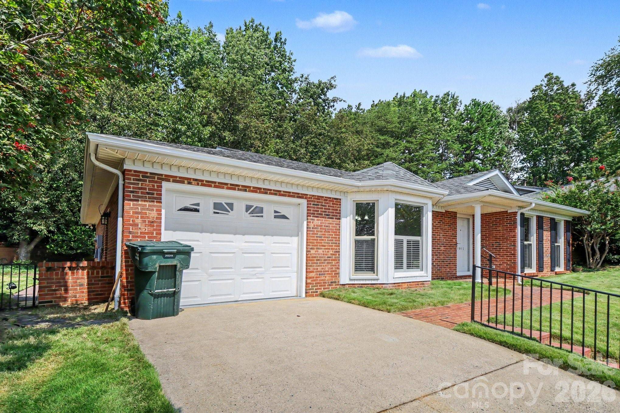 1912 Wexford CT, Gastonia, NC 28054