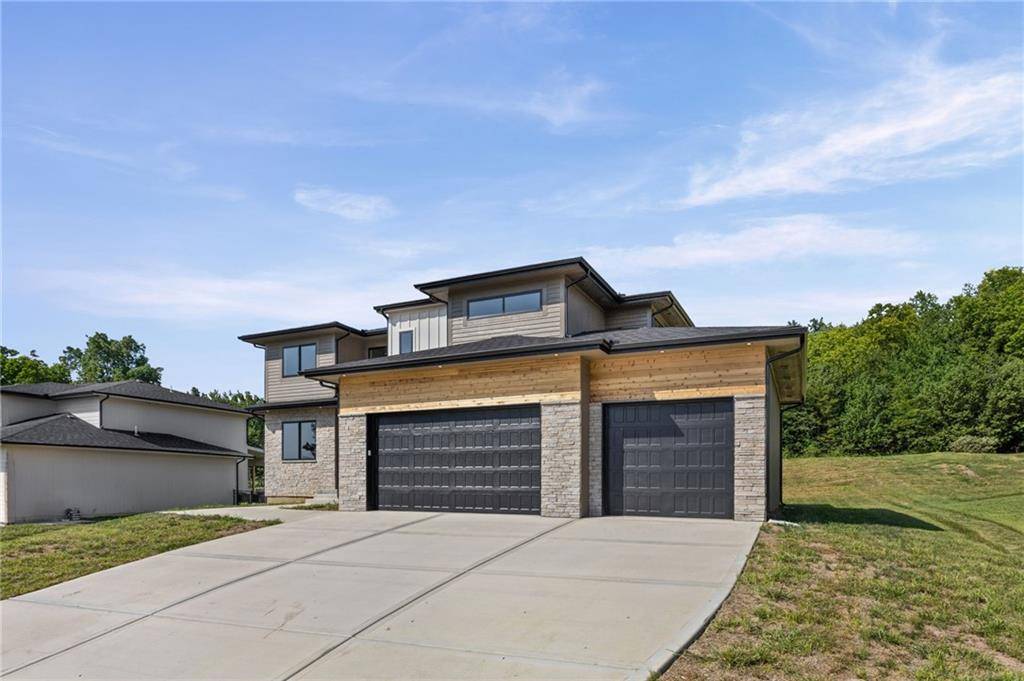 1006 Meadowbrook DR, Kearney, MO 64060