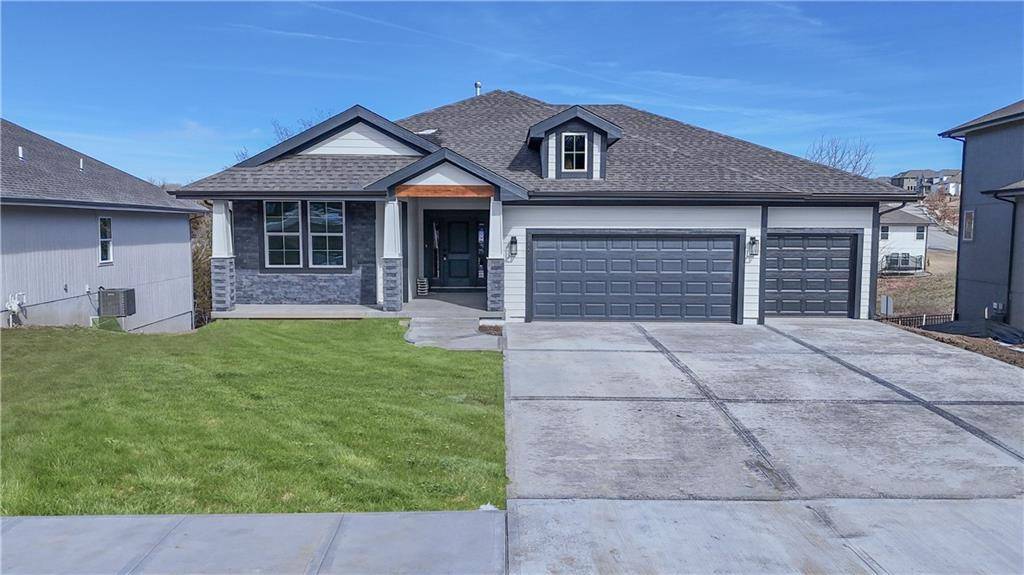 2240 W Wabash ST, Olathe, KS 66061