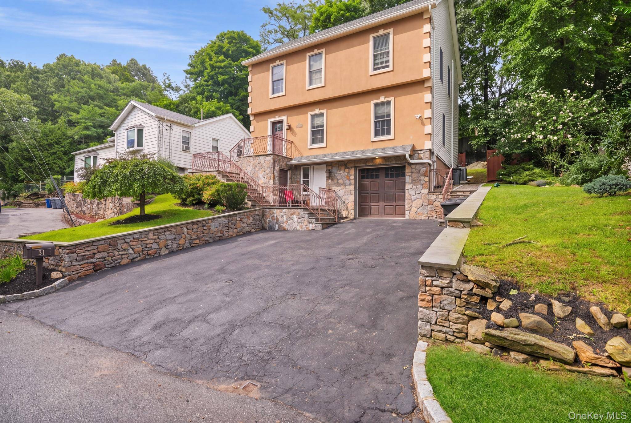 31 Reservoir RD, White Plains, NY 10603