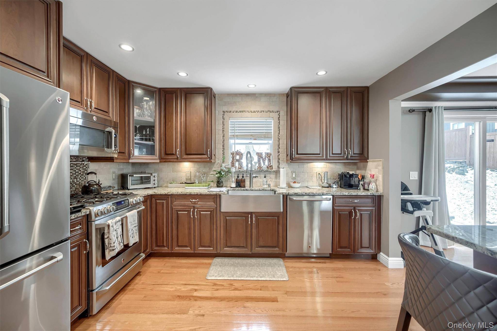 31 Reservoir RD, White Plains, NY 10603