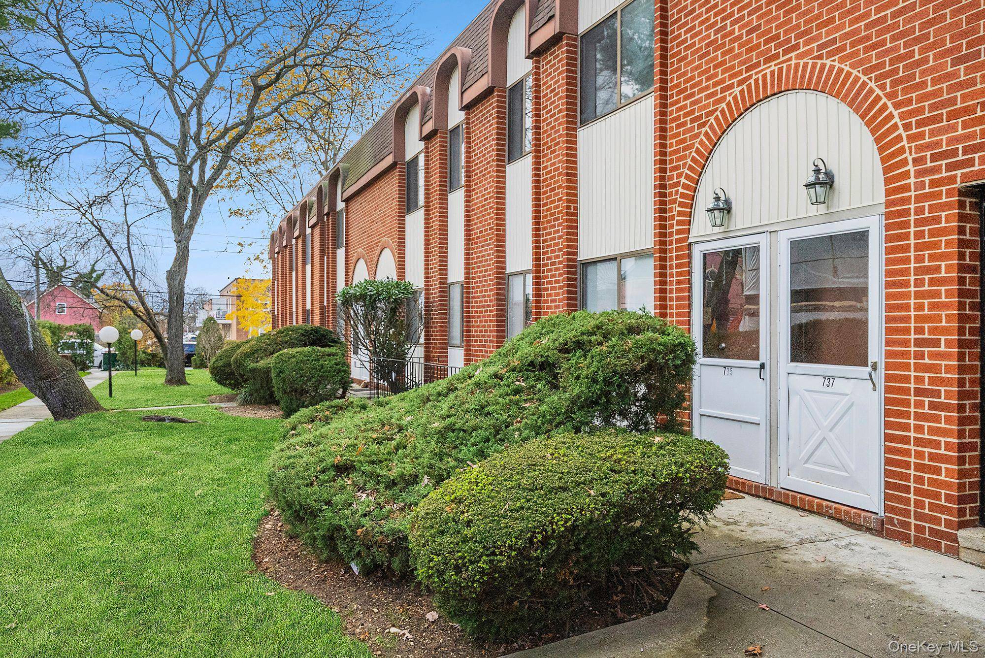 142 Mcglynn PL #2nd Fl, Cedarhurst, NY 11516
