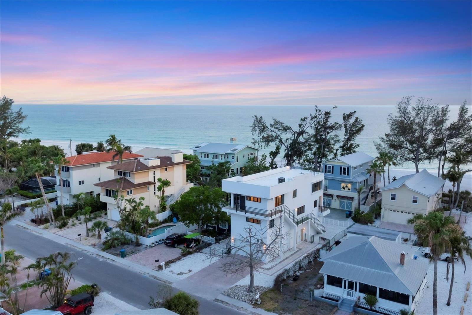 2918 AVENUE E, Holmes Beach, FL 34217