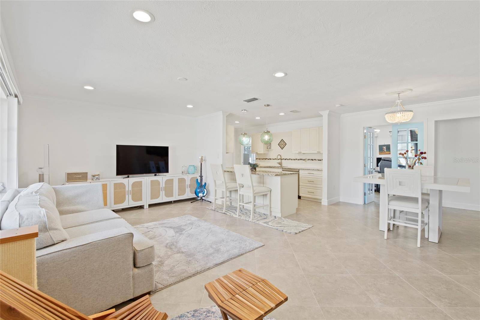 6725 ROXBURY DR, Sarasota, FL 34231