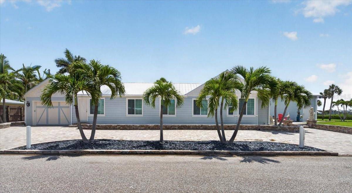 216 SUNRISE DR, Nokomis, FL 34275
