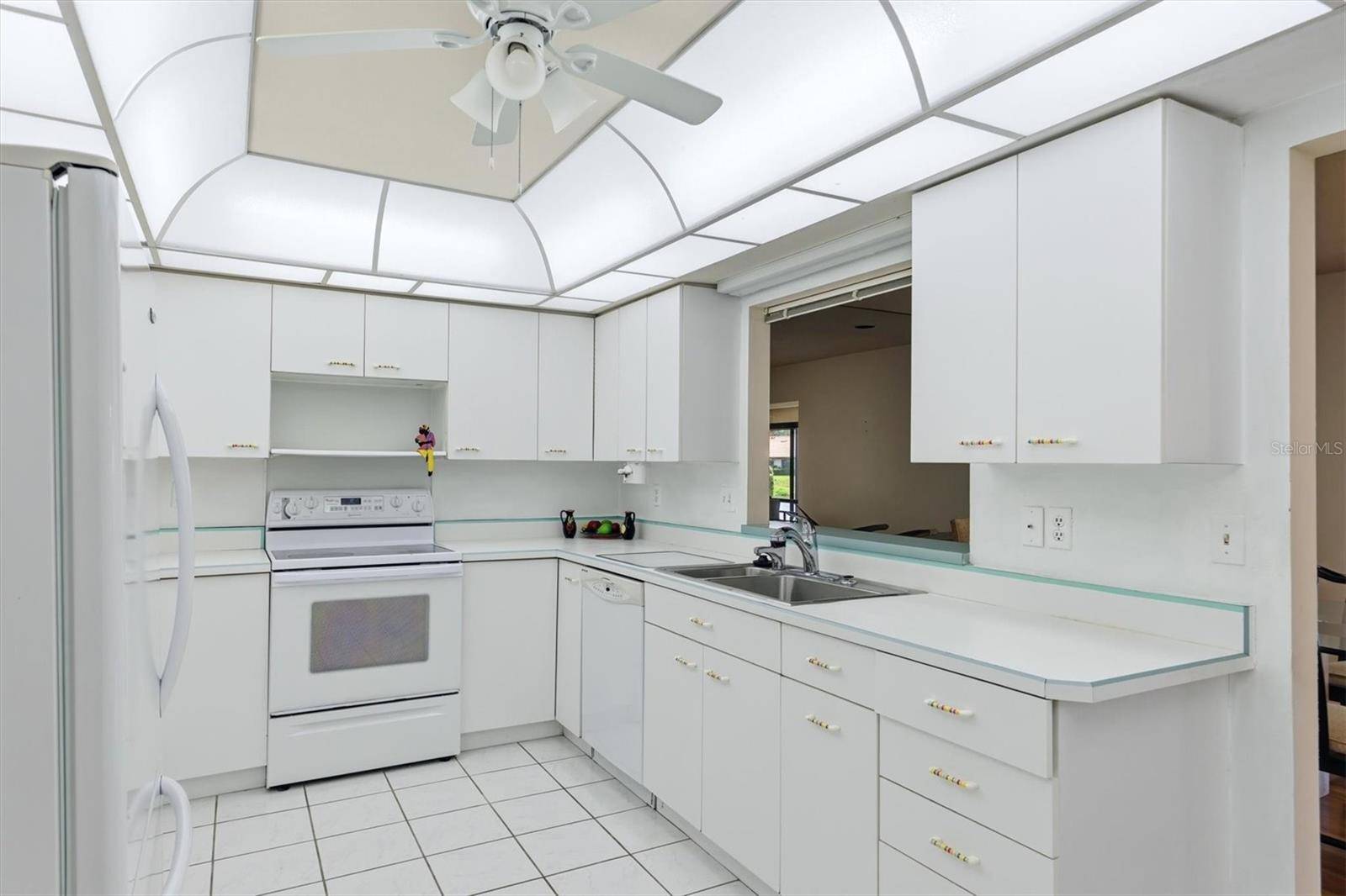 5451 GOLF POINTE DR #V-225, Sarasota, FL 34243