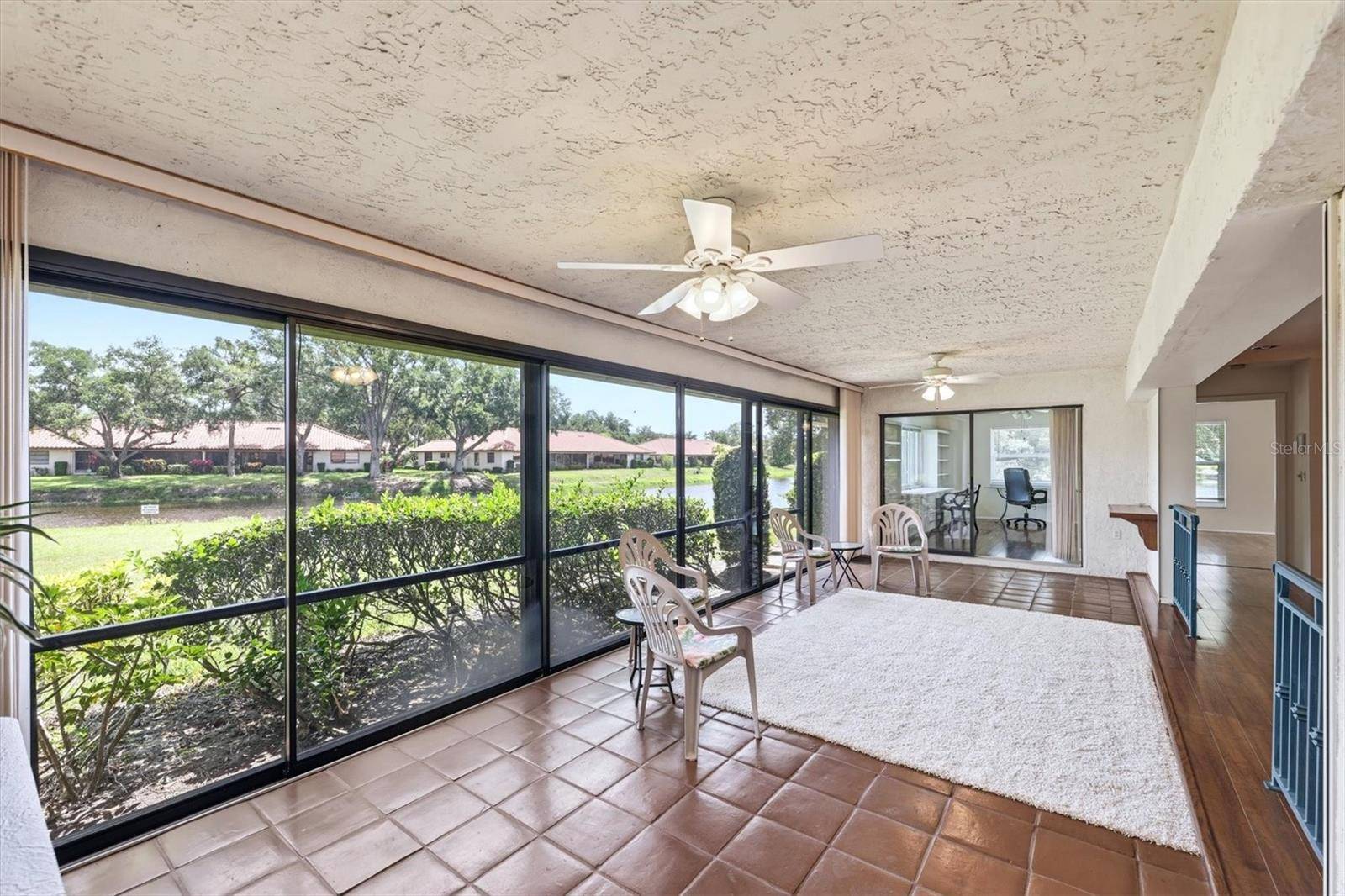 5451 GOLF POINTE DR #V-225, Sarasota, FL 34243