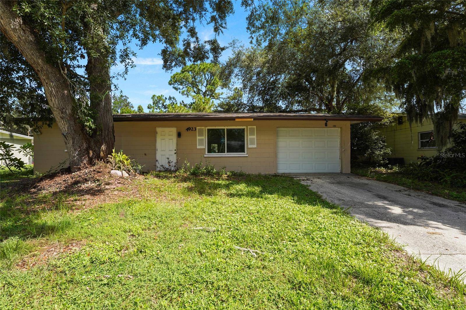 4923 BROOKMEADE DR, Sarasota, FL 34232