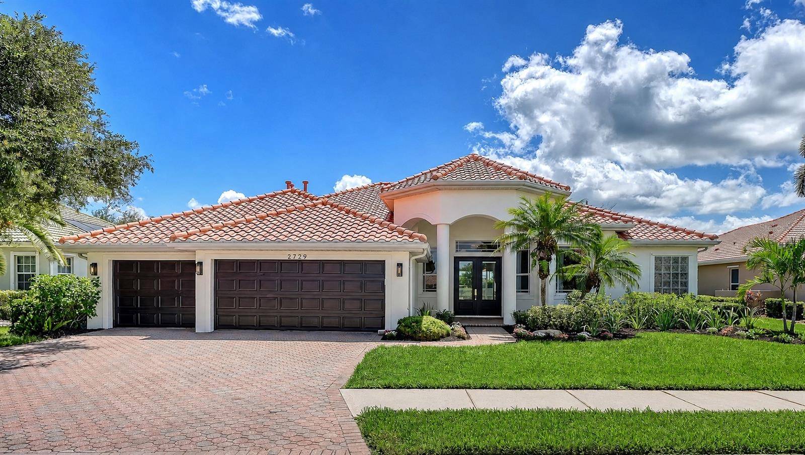 2729 HARVEST DR, Sarasota, FL 34240