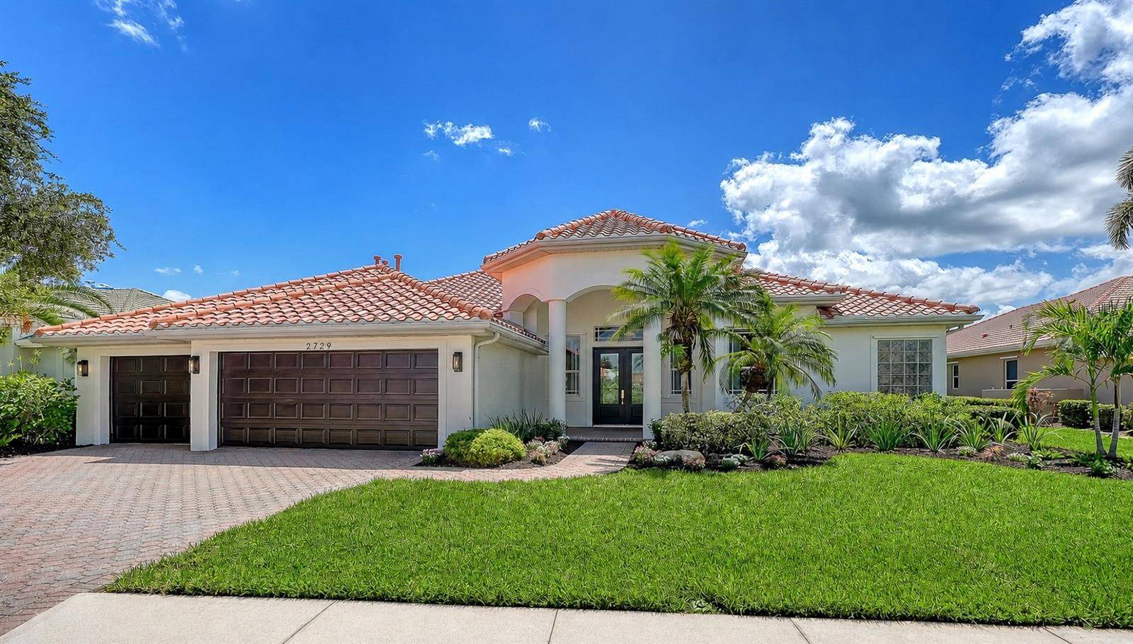 2729 HARVEST DR, Sarasota, FL 34240