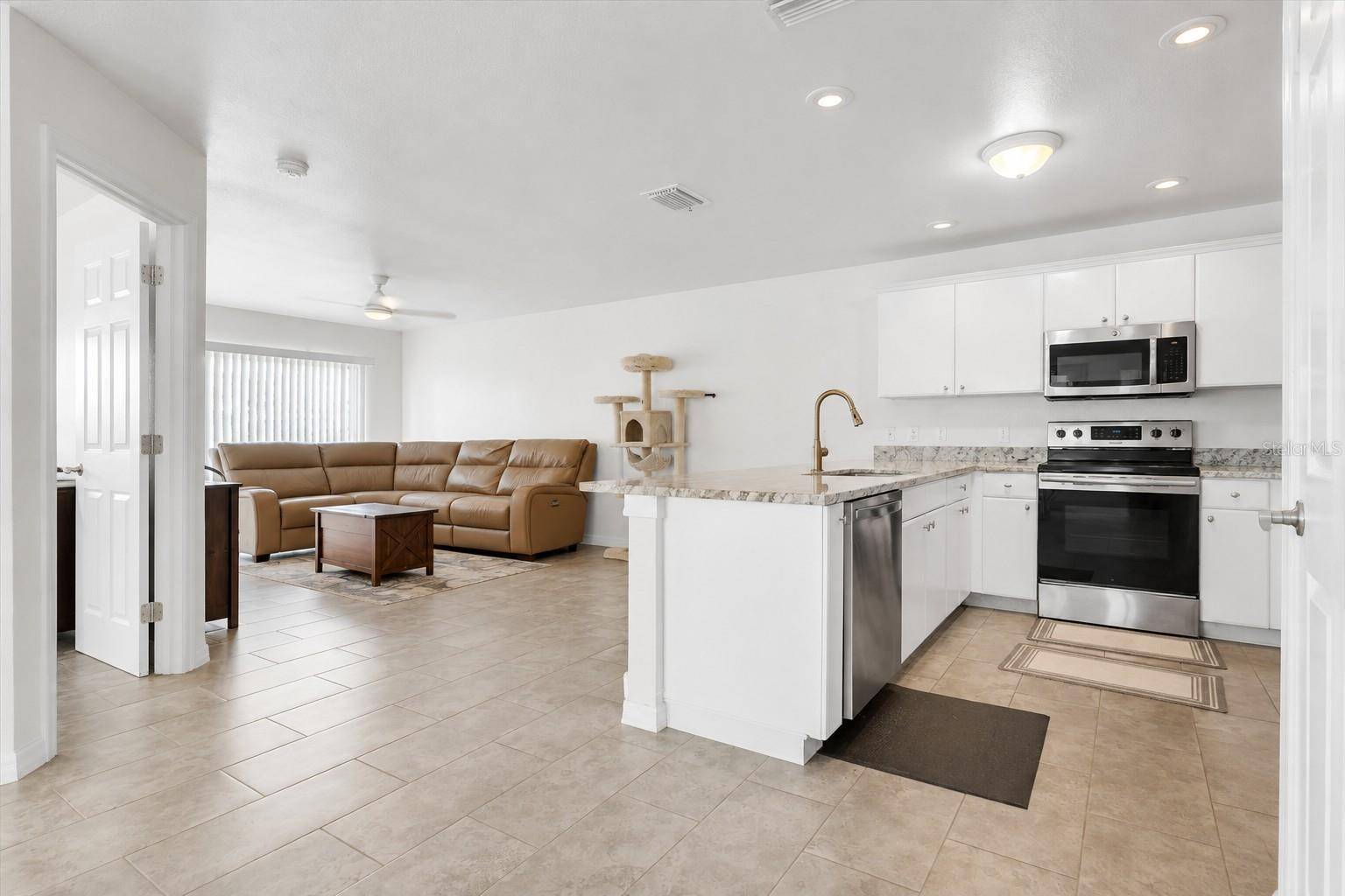405/407 NE 24TH AVE, Cape Coral, FL 33909