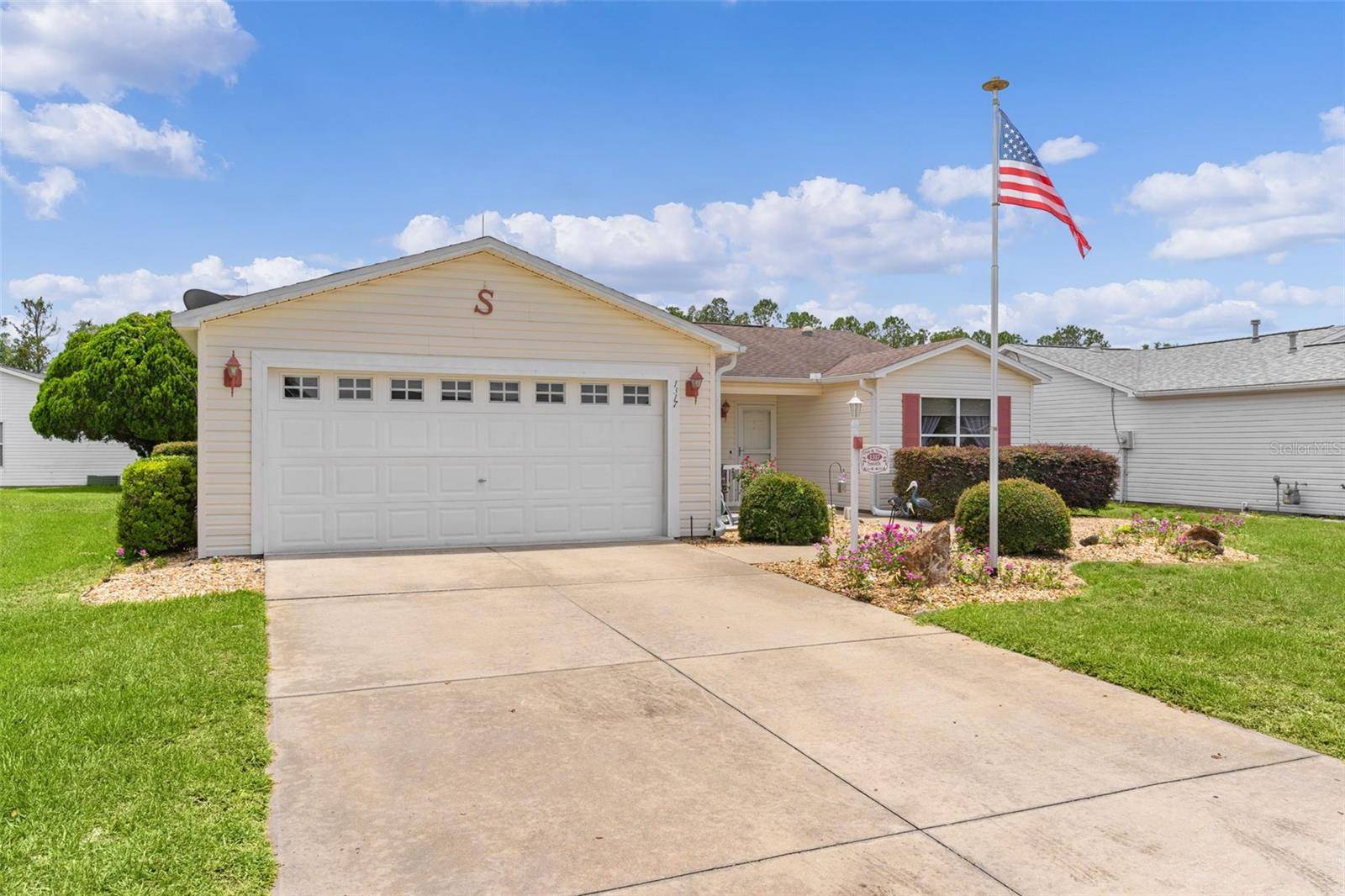 1317 CARVELLO DR, The Villages, FL 32162