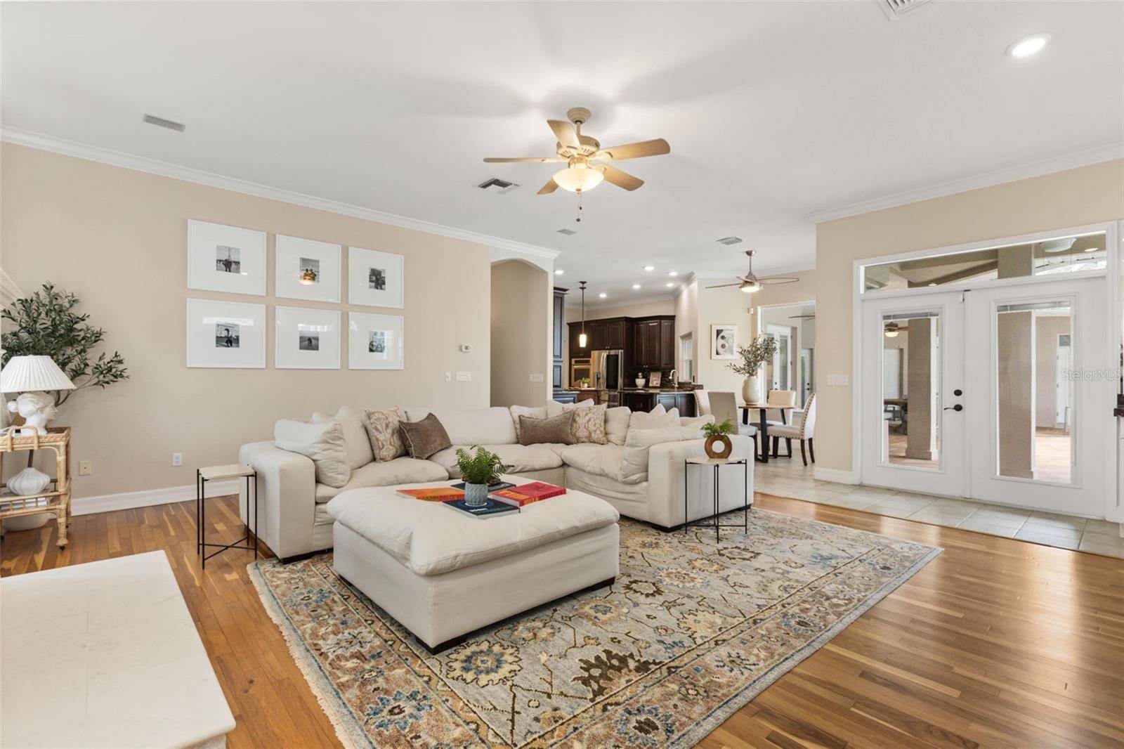 15900 ACORN CIR, Tavares, FL 32778