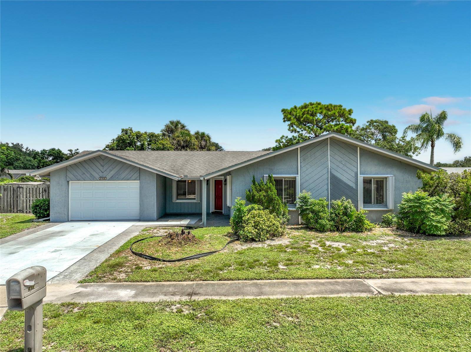 2983 ONTARIO CIR W, Melbourne, FL 32935