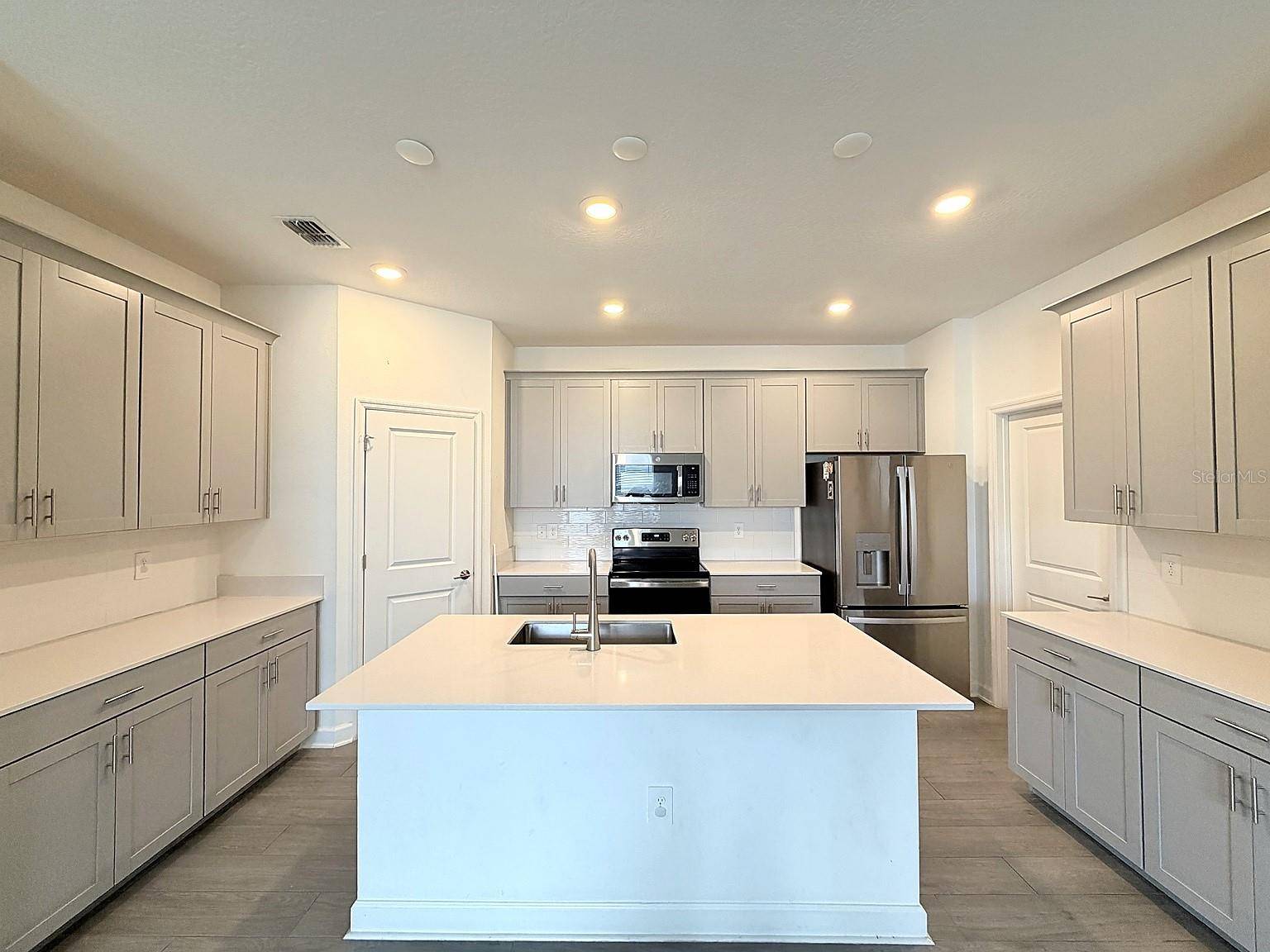 2410 RELAXING LN, Kissimmee, FL 34744