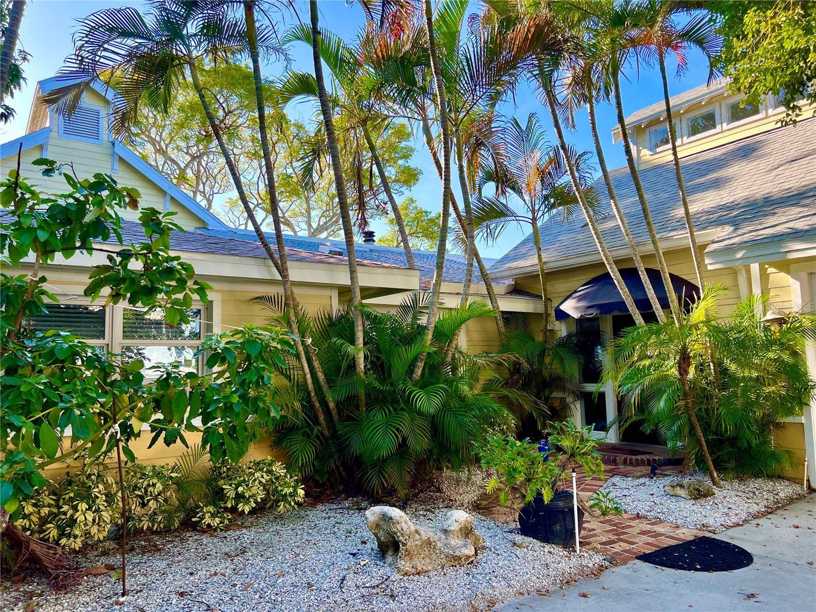 615 N MAYO ST, Crystal Beach, FL 34681