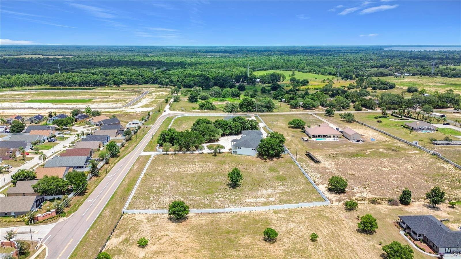 7925 LAKE MABEL LOOP RD, Dundee, FL 33838