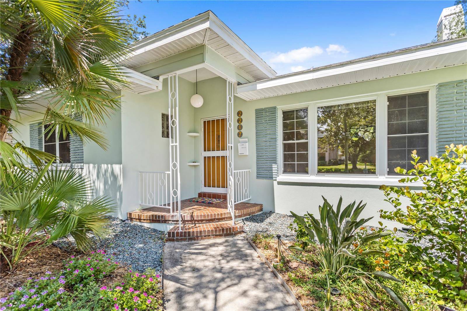2217 BREVARD RD NE, St Petersburg, FL 33704