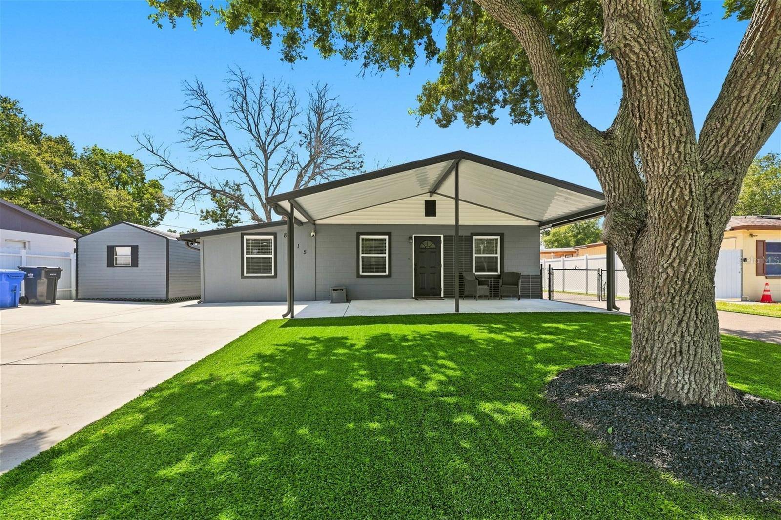 8015 TUDOR PL, Tampa, FL 33610