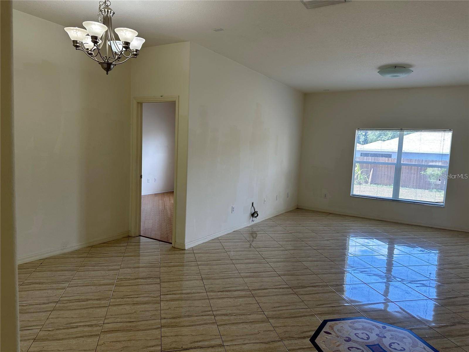 903 COADE STONE DR, Seffner, FL 33584