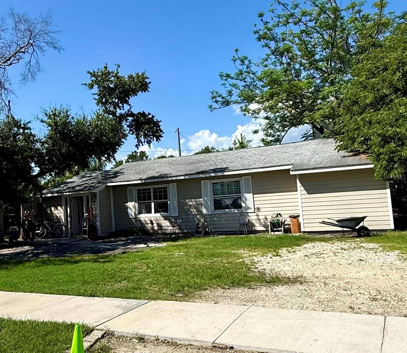 3619 W RENELLIE CIR, Tampa, FL 33629