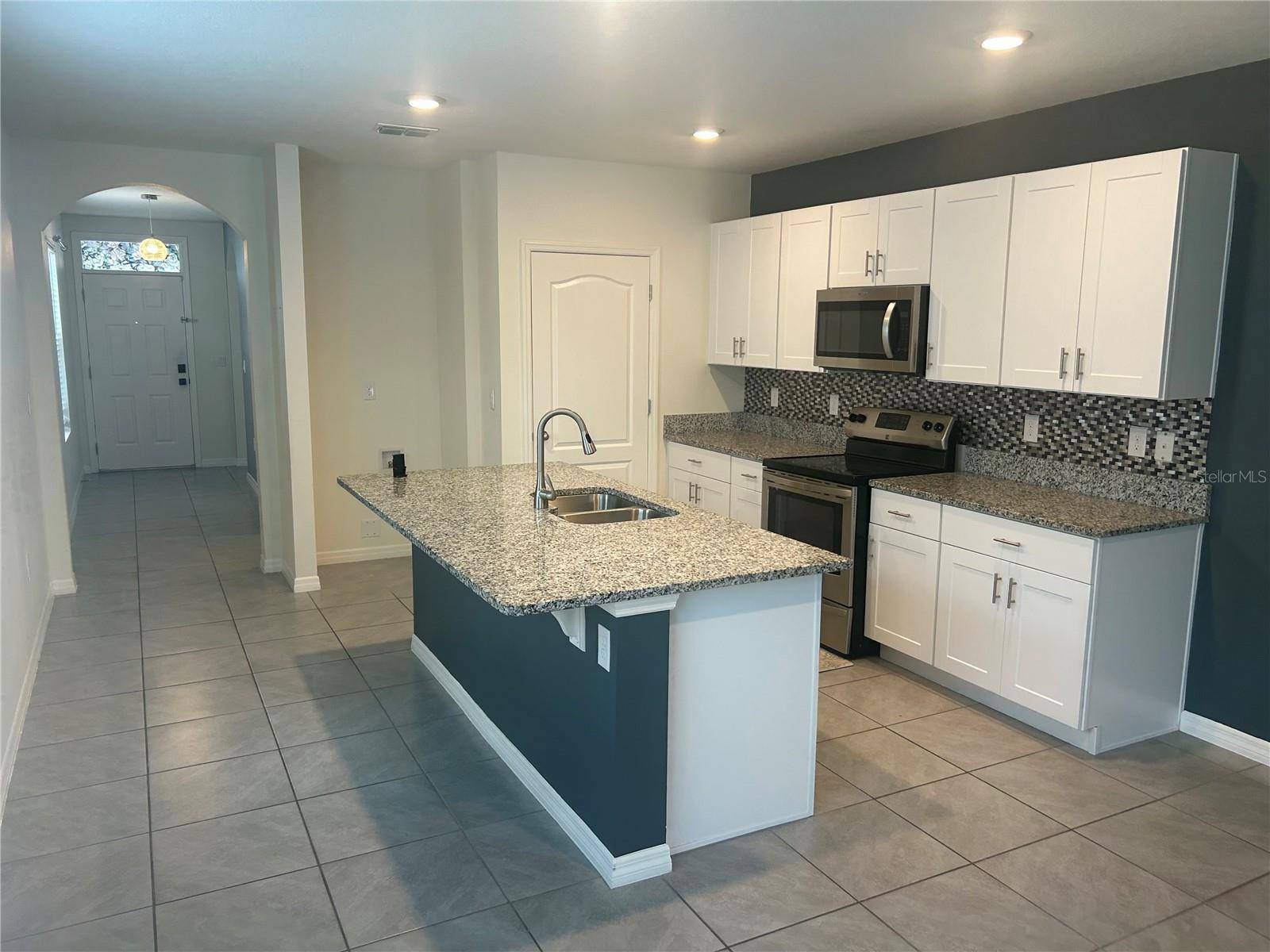 462 LIU LN, Deland, FL 32724